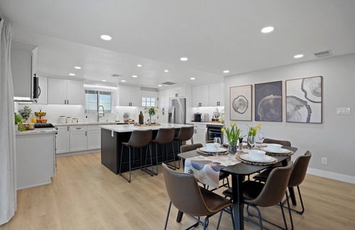 Placentia House | Disney Close-Luxury/2Kings/Elsa &Toy Story themes