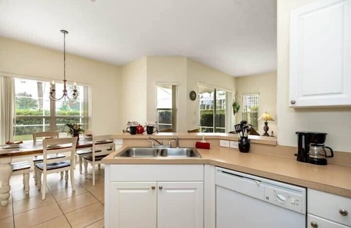 Hillcrest Estates Villa | Disney - Large 5 Bedroom Gated Mediterranean Home