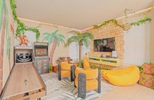 Bellavida House | Disney Themed Resort Home with Lake View