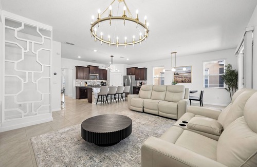 Loughman House | Disney Vacation Home Solterra