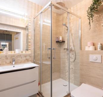 Montevrain Apartment | Disneyland-Charmant appartement 8 personnes-Terrasse-Gare-Parking