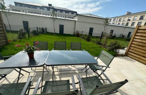 Serris House | Disneyland Paris, vallée village ,Paris , villa, garden , Syline Home, 120 m2