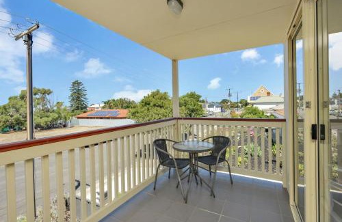 Port Elliot House | Distant Views Location Pets Welcome
