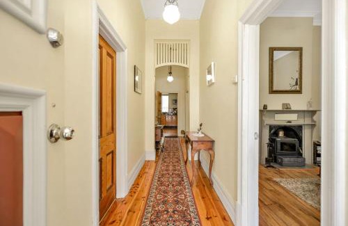 Port Elliot House | Distant Views Location Pets Welcome