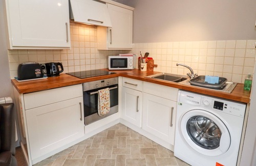 Shipston on Stour Cottage | DISTILLERS COTTAGE, pet friendly, with open fire in Blackwell