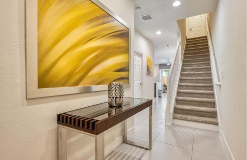Four Corners House | Distinctive Home Private Pool