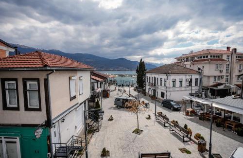 Varosh Apartment | District&Delago Villa & Resturant