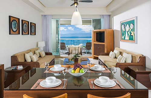 Valle Dorado Resort | Dive into Luxury and Fun with our 1 Br Suite at Vidanta Grand Mayan
