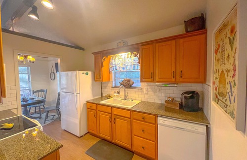 Afton House | Dive Into Peace On Grand Lake!