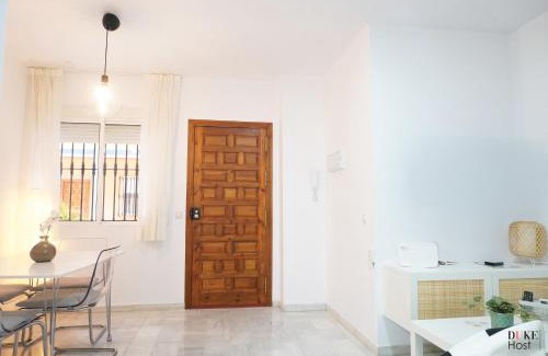 Feria Apartment | Divina Enfermera Apartments