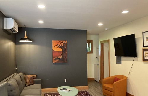 Richmond Apartment | Division High-End Custom-Built Apartment