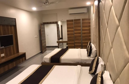 Abu Road Hotel | Divya Hotel & Restaurant