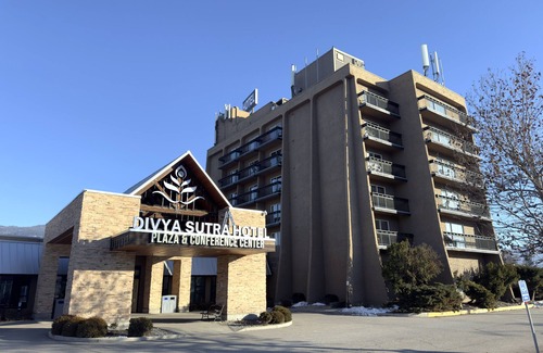 Vernon Apartment | Divya Sutra Plaza and Conference Centre, Vernon, BC