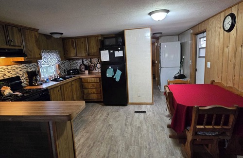 South Bloomingville Cottage | Dixieland Cottage, Hocking Hills