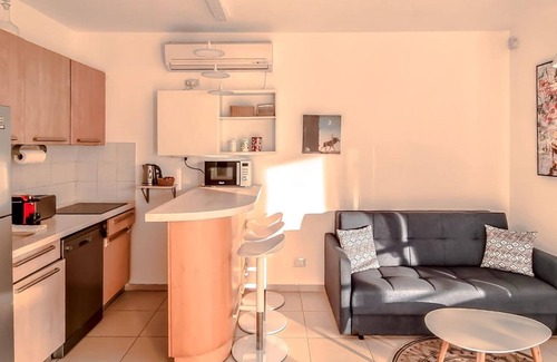Tel Aviv Apartment | Dizengoff Muguet in Tel Aviv-yafo