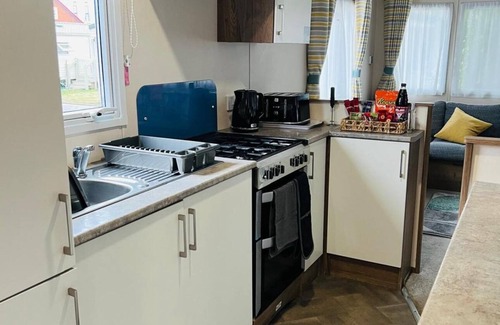 Felixstowe House | DJD's Place Felixstowe Beach Caravan Sleeps 6 WIFI Pet Friendly