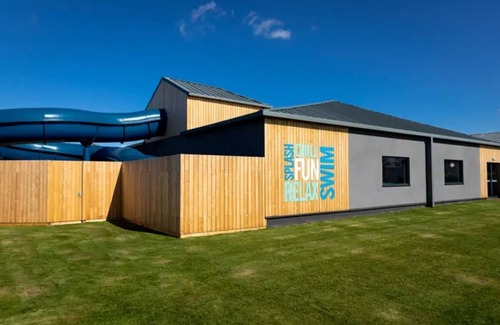 Felixstowe House | DJD's Place Felixstowe Beach Caravan Sleeps 6 WIFI Pet Friendly