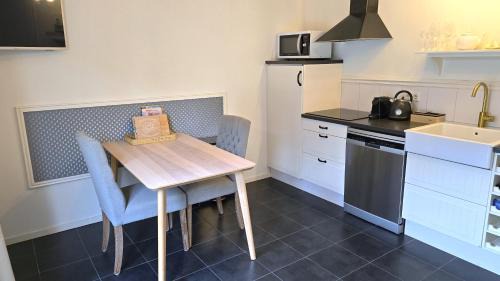 Domburg Apartment | DJP76 mooi gelijkvloers appartement met terras