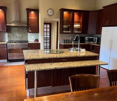Durban Central Business District Villa | Dlodlongwana properties