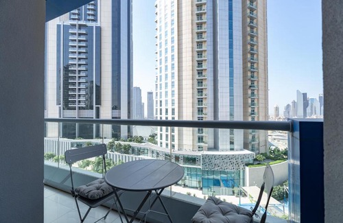 Downtown Dubai House | Dlx 21st Flr 3BR Pool Gym Near Mall by Belvilla
