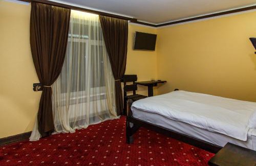 Dnipro Hotel | Dniprovskiy Dvir