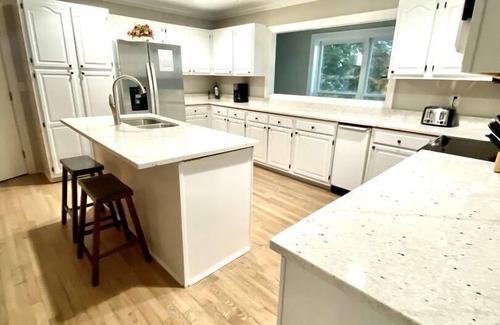 Sullivan's Island House | "Doc's Beach House" Just Across from the Ocean on Sullivan's! Great Ocean Views!
