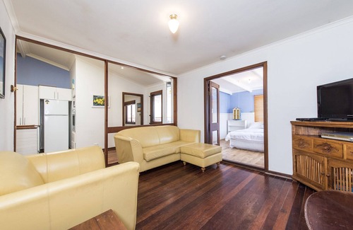 Lancelin House | Doc's Cottage Lancelin - Ocean Views - Pet Friendly.