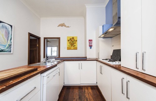 Lancelin House | Doc's Cottage Lancelin - Ocean Views - Pet Friendly.