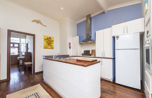 Lancelin House | Doc's Cottage Lancelin - Ocean Views - Pet Friendly.