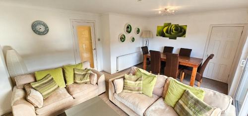 Longcroft Apartment | Dochart 3 Bedroom Apartment - Edinburgh