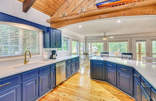 New London House | Dock & 2-Story Boat Slip: Badin Lake Cabin