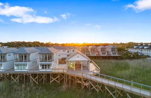 Georgetown House | Dock and Dwell at the Winyah Bay Club, Pool, Outdoor Lounge/Grill and Boat Slip included!