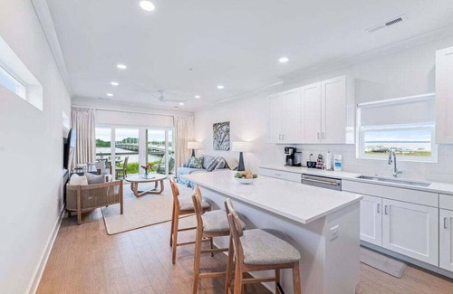 Georgetown House | Dock and Dwell at the Winyah Bay Club, Pool, Outdoor Lounge/Grill and Boat Slip included!