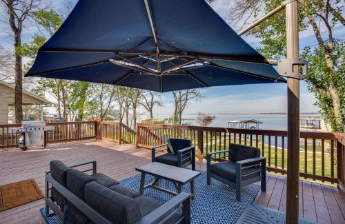 Gun Barrel City House | Dock and Fire Pit Lakefront Gun Barrel City Getaway