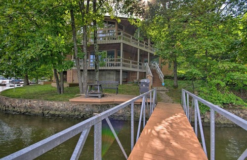 Stover House | Dock and Pool Table House on Lake of the Ozarks