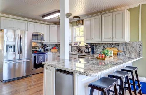 Milledgeville House | Dock & Fire Pit: Stunning Lake Sinclair Home!