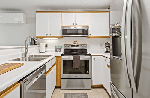 Morganton House | Dock Holiday | King Bed & Lake James Location