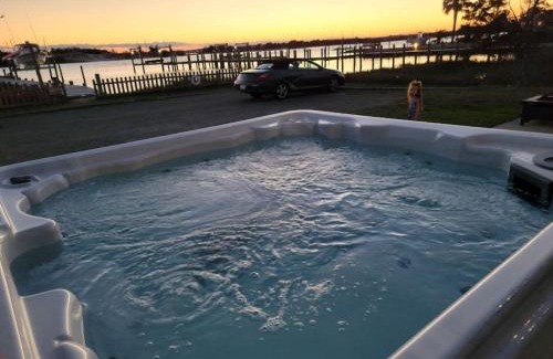 Crystal Coast House | Dock House, Close to Camp Lejeune, water access, DOCK, king bed