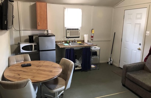 Wasaga Beach Cottage | Dock Life Cottage 10 - Riverside, 2 Bedroom, Wasaga