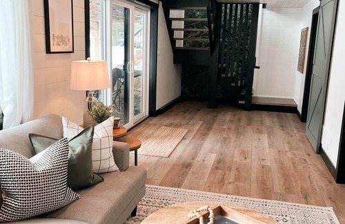 Utterson Ski Chalet | Dock of the Bay Cottage