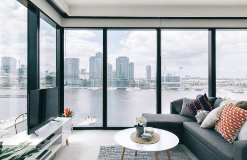Docklands Apartment | Docklands 2BR Apartment with Parking