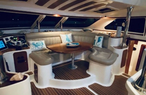 Iona Boat Rental | Dockside Fort Myers luxurious catamaran with three bedrooms amazing experience
