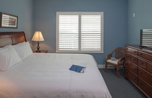 Palmetto Dunes Hotel | Dockside Living Awaits in This Elegant Waterfront Escape for All Ages | 2 Units
