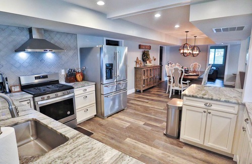 Fort Ann House | Dockside Manor-Family and Pet friendly- Private Dock,Gameroom, Firepit & Hot Tub