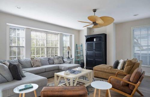 Sanibel Isles House | Dockside Retreat Gorgeous Canal Villa with Heated Pool
