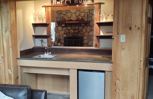 Jay House | Doe-A-Deer Chalet in Jay NY Perfect for Large Groups Close to Whiteface Mountain