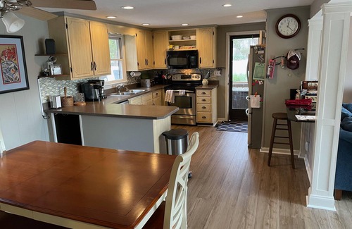 Huddleston House | DOG AND FAMILY FRIENDLY, SML VA, Deep Water Dock, Private Cove, Peaceful