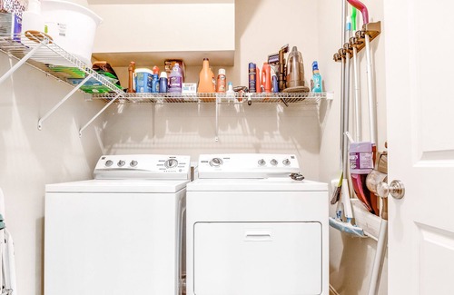 Johns Island House | Dog-Friendly 30-Day Rental Two-Story Home w/Free WiFi, Balcony, Washer/Dryer