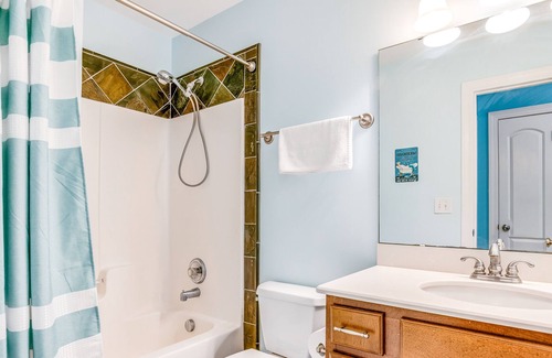 Johns Island House | Dog-Friendly 30-Day Rental Two-Story Home w/Free WiFi, Balcony, Washer/Dryer