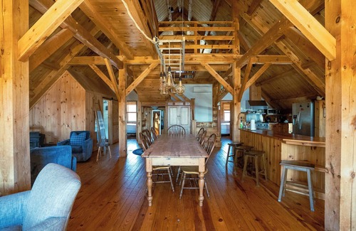 South Waterford Cabin | Dog-friendly 4-bedroom lodge on Bear Pond in Waterford, on the snowmobile trail!